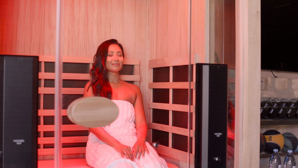 Jacuzzi_Sauna_Talent_Woman_05-1000×563-21ac7371-5a41-4444-9b65-9026efe2fdb1 (1) What to Know About Infrared Saunas vs Traditional Saunas
